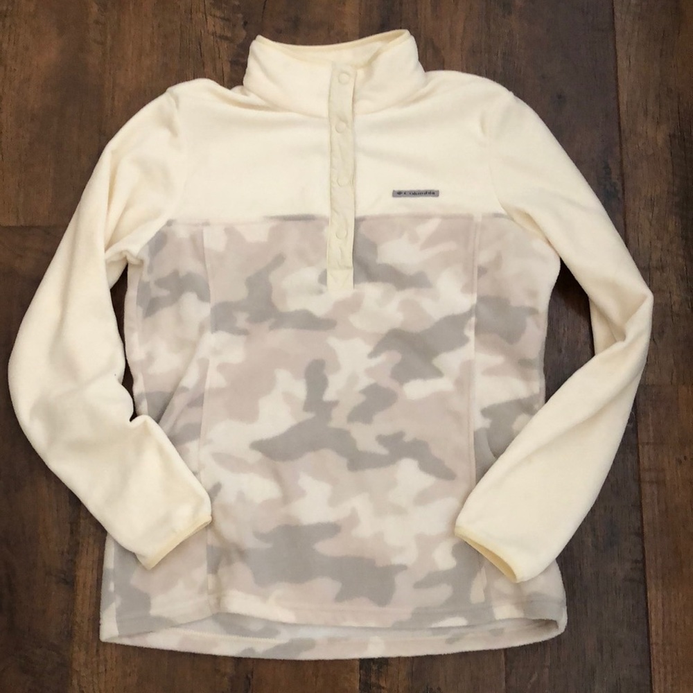 Women’s Columbia pull over